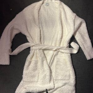 white (NEVER WORN) aerie robe size medium